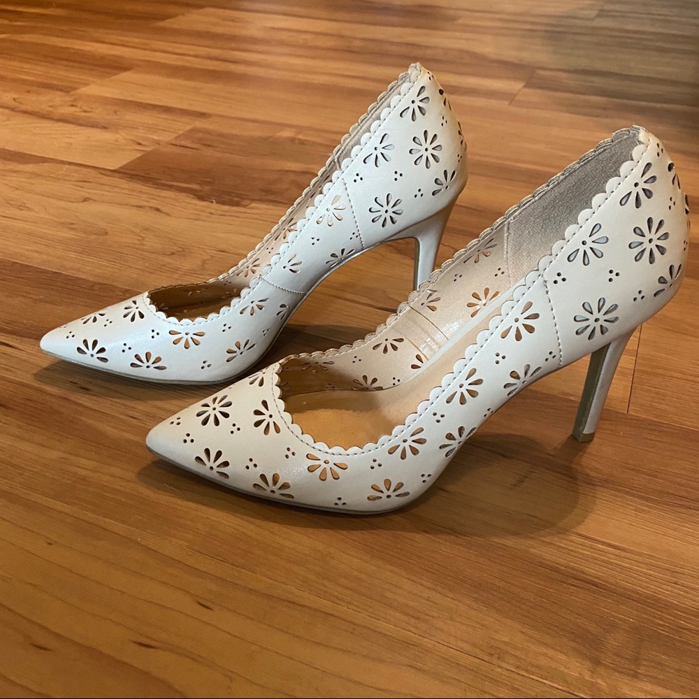 Jessica Simpson floral stamped heels
